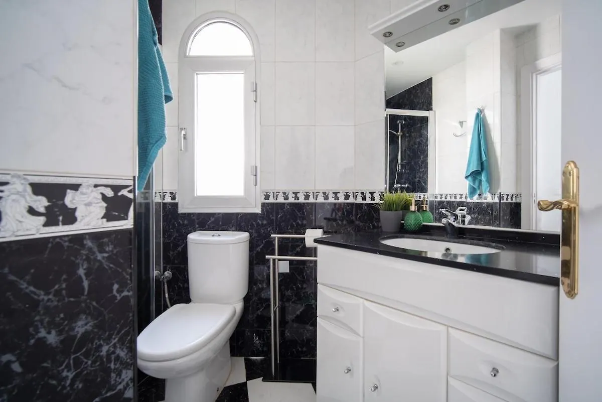 Stunning Townhouse In Los Pacos Fuengirola Spain
