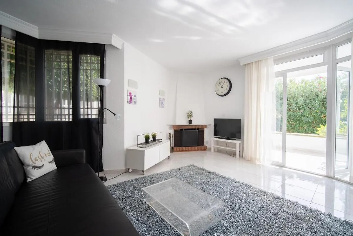 Stunning Townhouse In Los Pacos Fuengirola 0*,